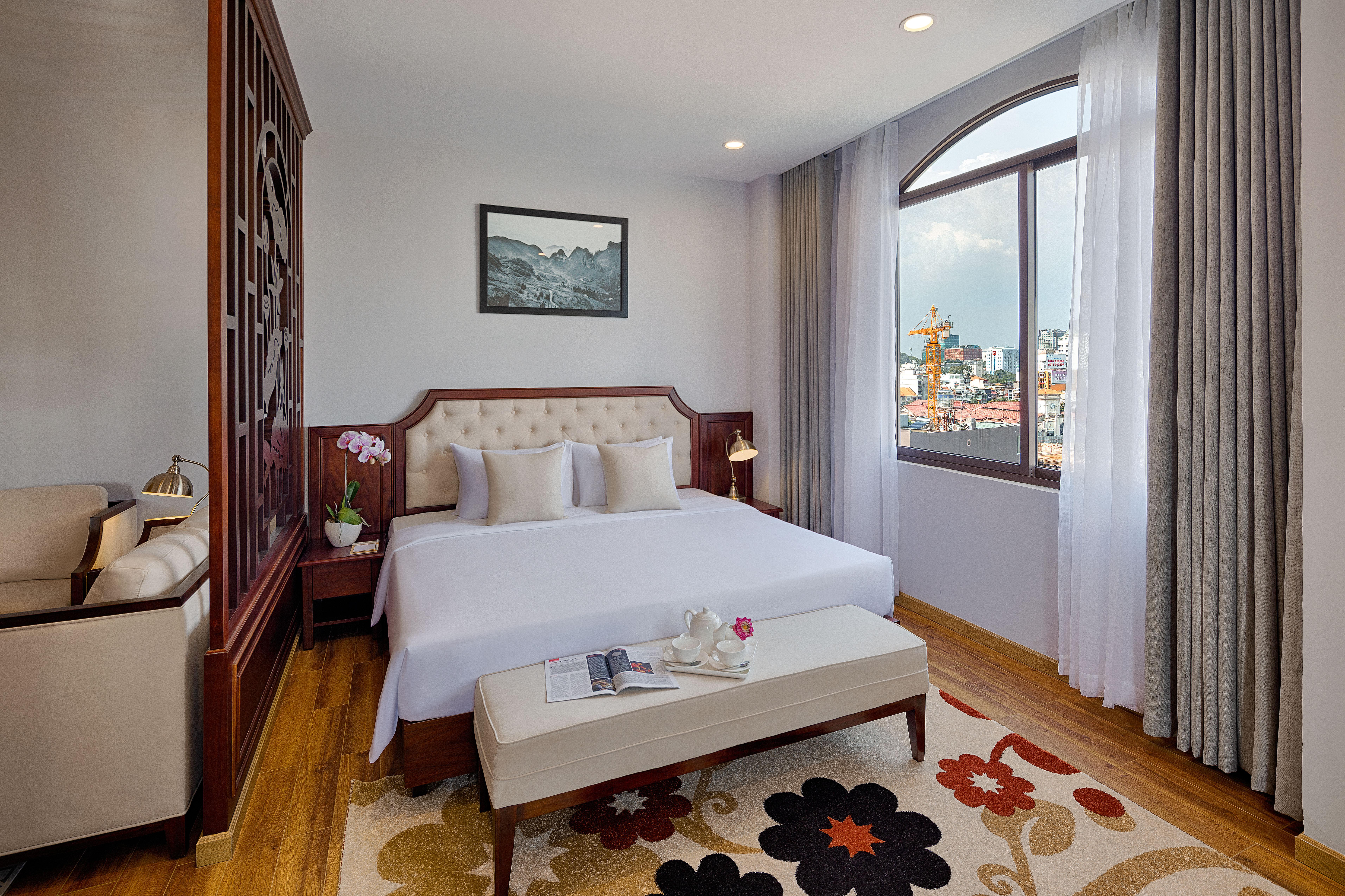 Happy Life Grand Hotel & Rooftop Skybar Хошимін Екстер'єр фото