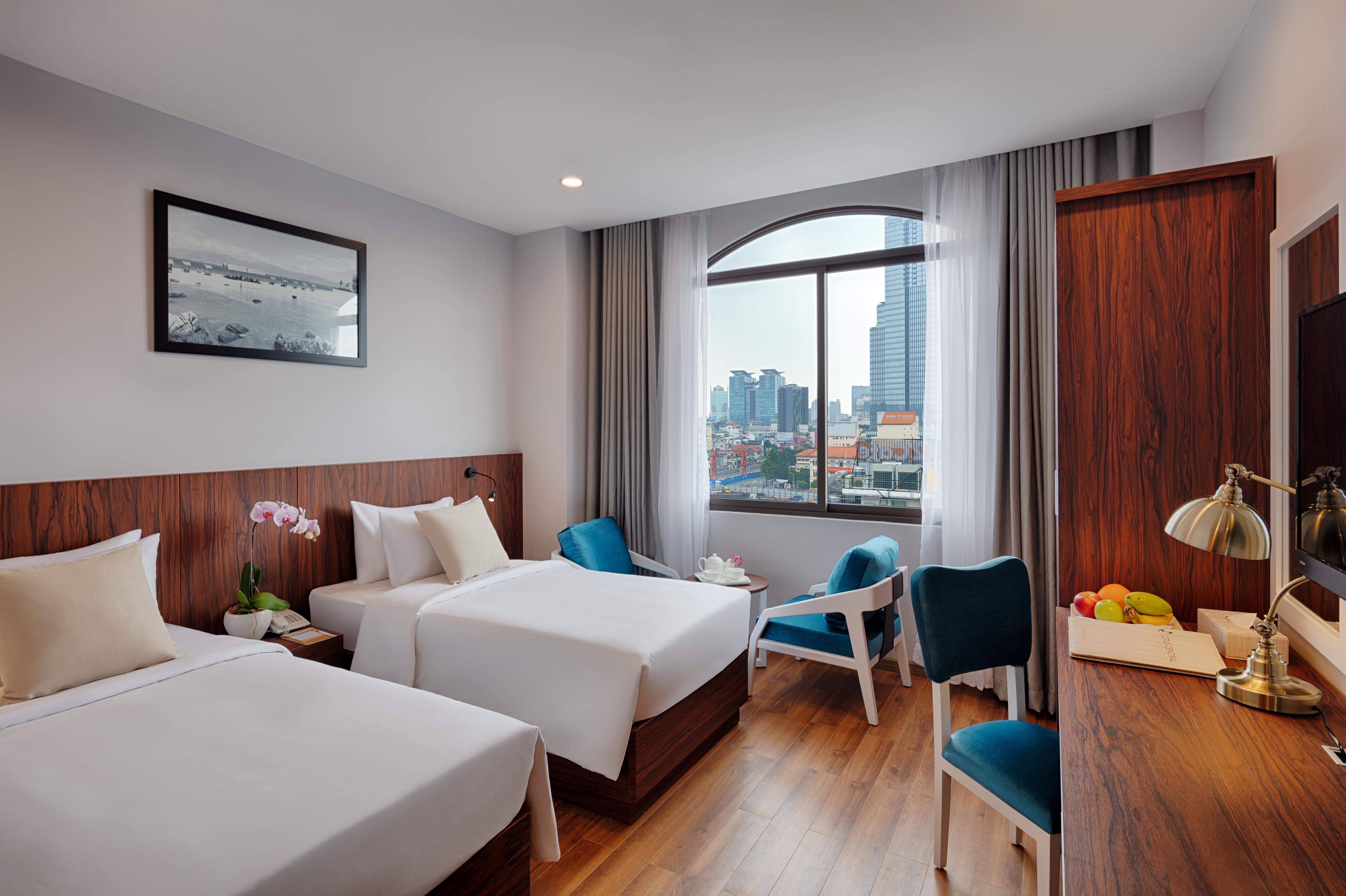 Happy Life Grand Hotel & Rooftop Skybar Хошимін Екстер'єр фото