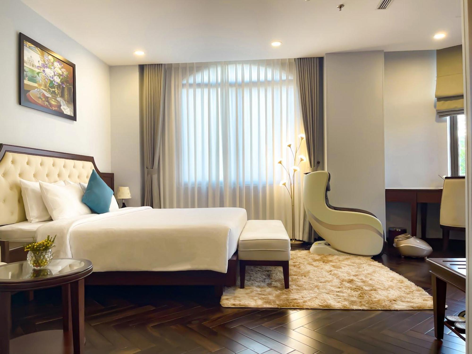 Happy Life Grand Hotel & Rooftop Skybar Хошимін Екстер'єр фото