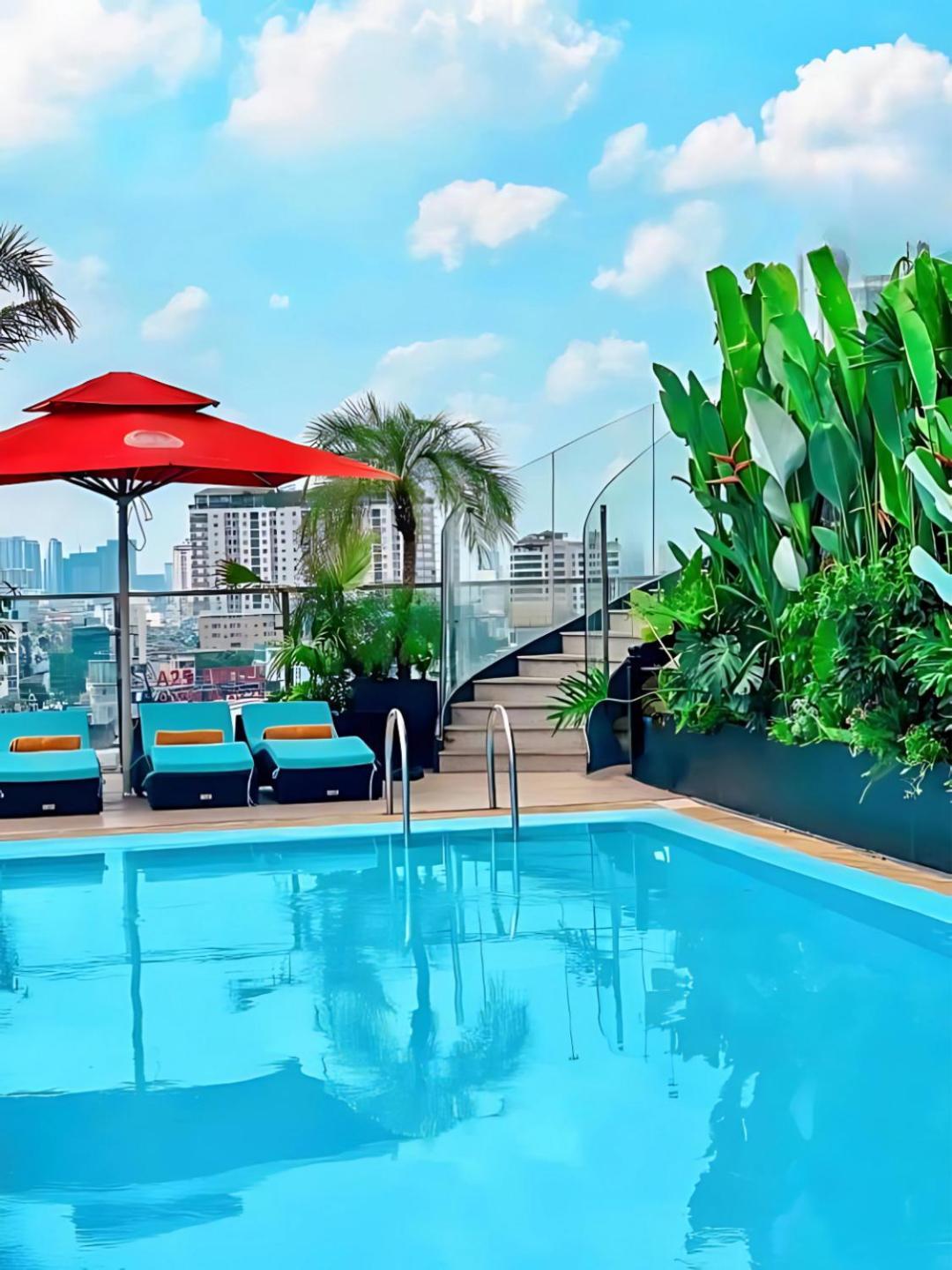 Happy Life Grand Hotel & Rooftop Skybar Хошимін Екстер'єр фото