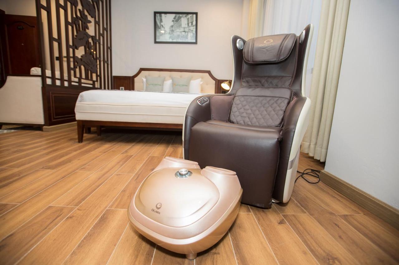Happy Life Grand Hotel & Rooftop Skybar Хошимін Екстер'єр фото